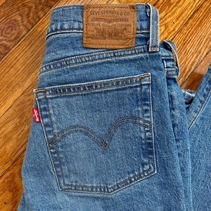 Levi’s wedgie jean